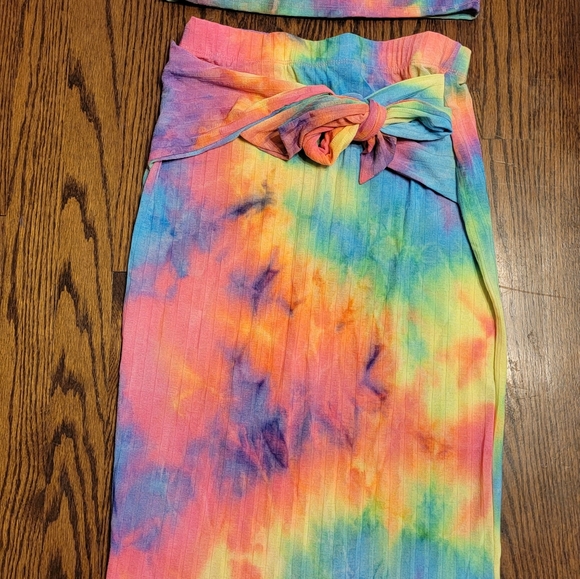 Tie Dye Knot Front Skirt Set - Picture 3 of 4